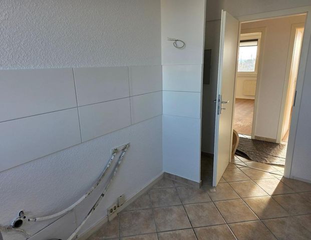 Teilsanierte 3 Raumwohnung mit Balkon - Foto 1