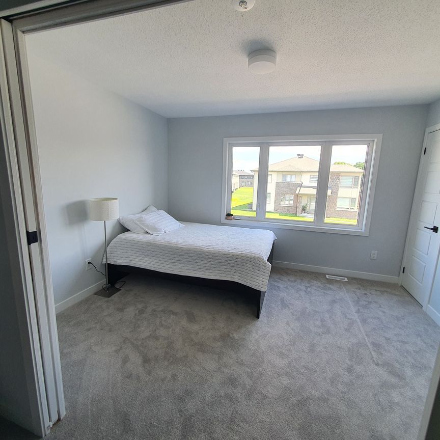 For Lease - 830 Crossgate Street, Barrhaven, Ontario - Photo 1