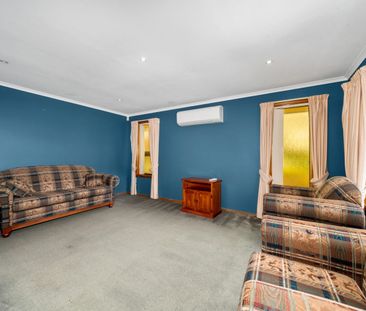 Living In Paradise - Photo 1