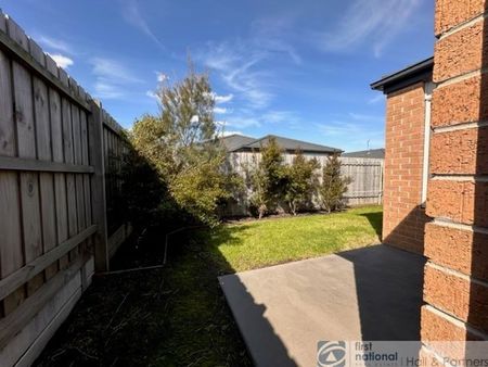 22 Cabernet Way, Pakenham - Photo 2