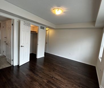 For Lease - 754 Neighbourhood Circle Unit# 2, Mississauga, Ontario - Photo 5