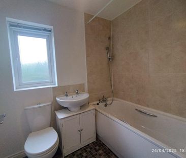 3 Bed Semi-Detached House, Hexagon Close, M9 - Photo 3