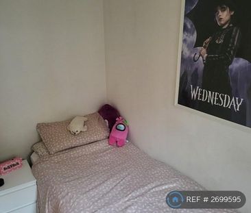 3 bedroom terraced house to rent - Photo 2