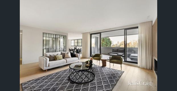 Refined Luxury Living in the Heart of Brighton - Photo 1