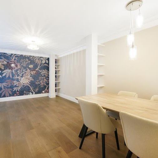 Beaufort Gardens, SW3 - Photo 1