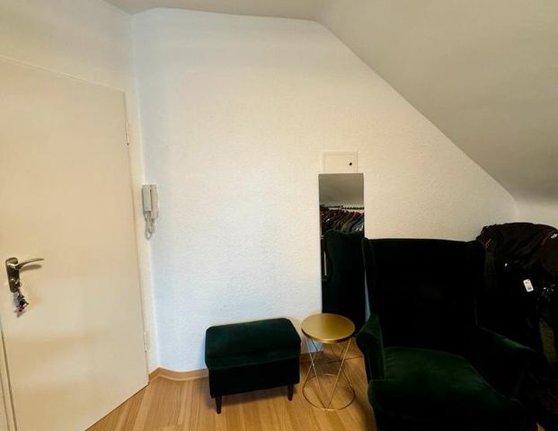 Berufspendler Frankfurt - Teilmöbliertes Zimmer in Bergen-Enkheim - Foto 1