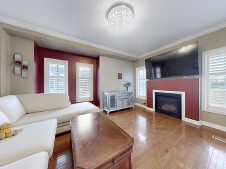 For Lease - 68 Wheelwright Drive, Richmond Hill, Ontario - Photo 2