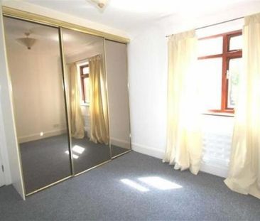 Ray Park Avenue, Maidenhead, Berkshire,SL6 - Photo 2