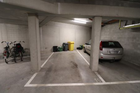 Prachtig appartement van 76m² op de 1ste verdieping rechts met terras en ondergrondse parkeerplaats. - Photo 3