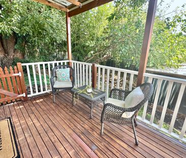 Private granny flat with large private yard - Photo 4