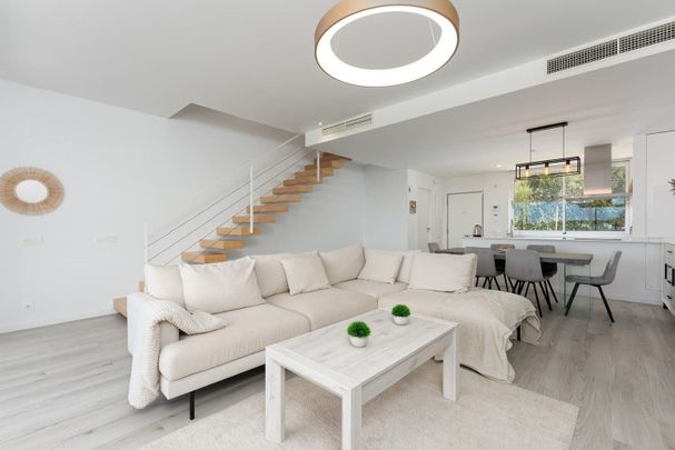 Alquiler de chalet pareado en Calle Islas Caimán, 14 - Photo 1