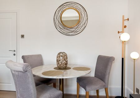 2 Bed Flat, Pater Street, W8 - Photo 5