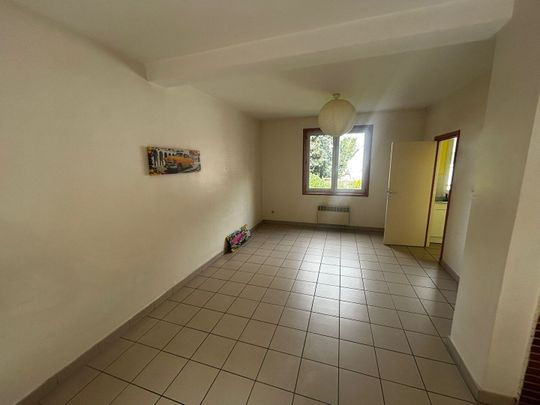 Appartement T4 de 90.94m2 situé Rue Maurice Ravel avec place de parking. réf 5816 - Photo 1