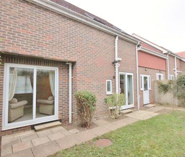 3 bedroom semi-detached house to rent - Photo 5