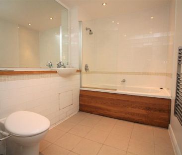 2 bedroom flat to rent - Photo 6