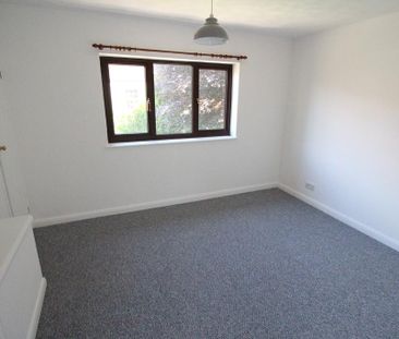 2 bedroom semi-detached house to rent - Photo 5