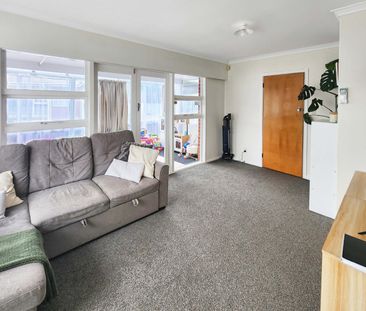 Hutt Central Living - Photo 3