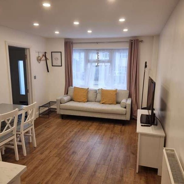 St Annes Road, London Colney, AL2 - Photo 1