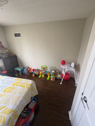 For Lease - 3888 Duke of York Boulevard Unit# 435, Mississauga, Ontario - Photo 1