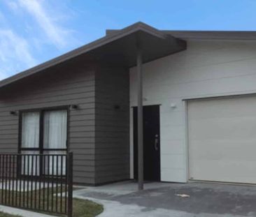 Trendy 3 Bedroom Home in Flagstaff - Photo 4