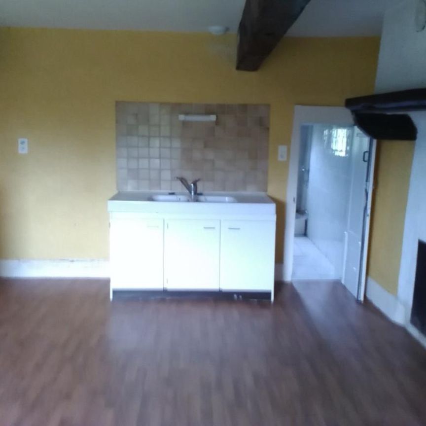 MAISON T3 A LOUER A VENDRANGES - Photo 1