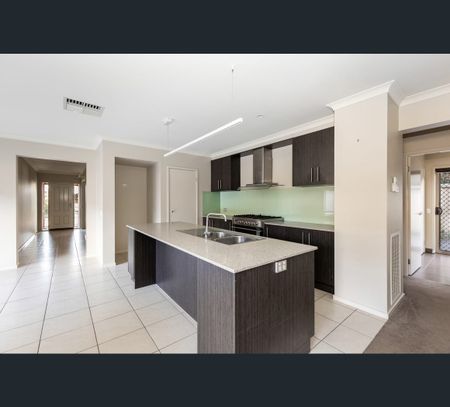 19 Kennewell Street, White Hills, Vic 3550 - Photo 3