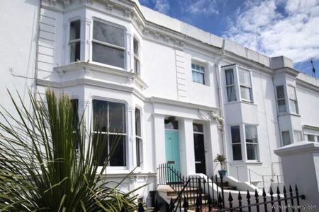 2 bedroom property to rent in Hove - Photo 4