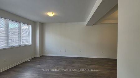 Townhouse For Lease | E8129576 - Photo 2