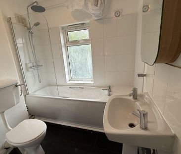 2 bedroom semi-detached house to rent - Photo 5