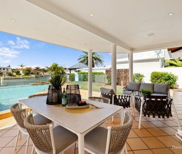 Stunning Canal-Front Home with Pontoon â Convenience Meets Lifestyle - Photo 2