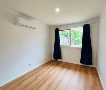 Comfortable Family Living in a Quiet Court Location - Photo 3