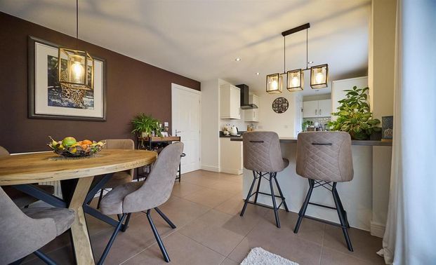 4 bedroom detached house to rent - Photo 1