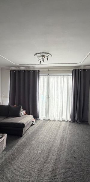 3 Bed Terraced House, Howthorn Grove, SE20 - Photo 1