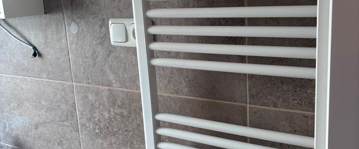 Helle, gut geschni 2-Zi Whg modernes Bad,Stellplatz,Keller,Waschk - Foto 1