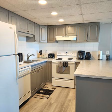 Unit 904, 4902 - 37 Street, Red Deer AB - Photo 2