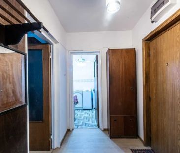 Inchiriez ap 2 camere, semi-decom, renovat, sector 6, 400 Euro/luna - Photo 1