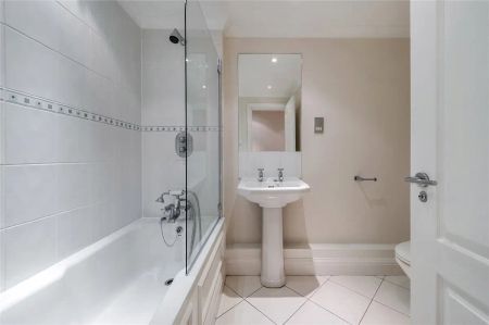 2 bedroom flat in 261 Upper Richmond Road - Photo 5