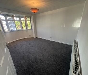 4 bedroom detached house to rent - Photo 4