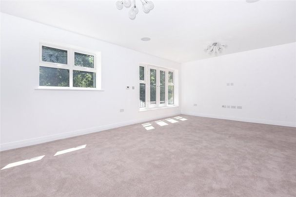 4 bedroom terraced house to rent - Photo 1