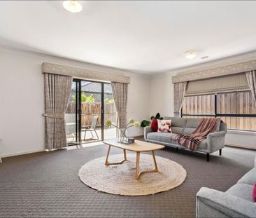 Spacious 4-Bedroom Home with Abundant Natural Light - Photo 6