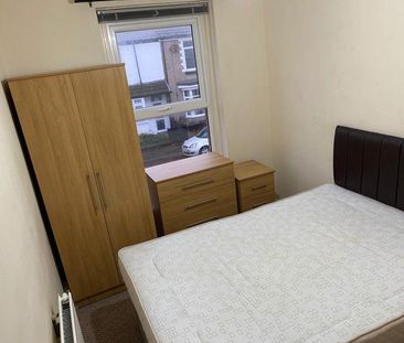 3 bedroom flat to rent - Photo 1