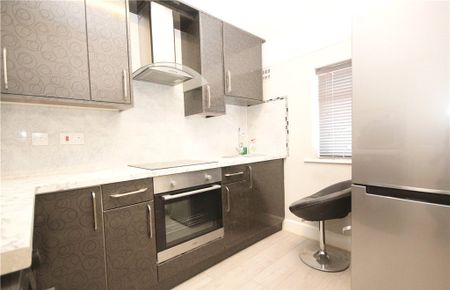 Greenford Road, Greenford, UB6 8QU - Photo 4