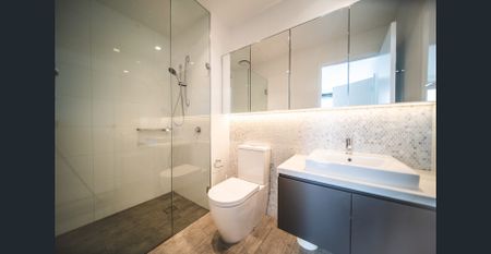 Art Series RESIDENCES [THE CHEN]-Furnished 2 bedroom 1 bathroom with on site parking - Photo 2