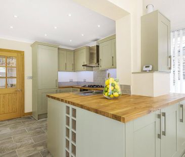 4 bedroom link detached house to rent - Photo 5