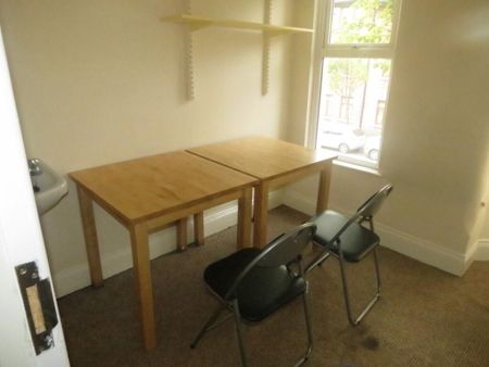 120 University Avenue, Belfast, BT7 1GZ - Photo 2