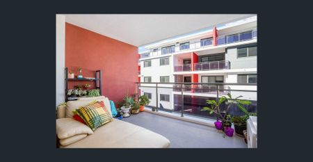 Luxurious Living Apartment - Photo 2