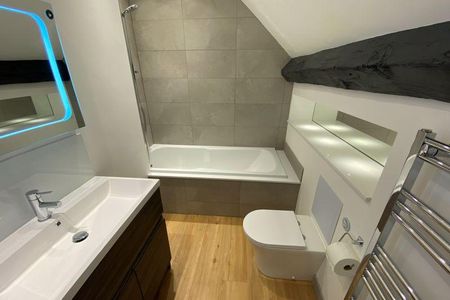 2 bedroom maisonette to rent - Photo 2