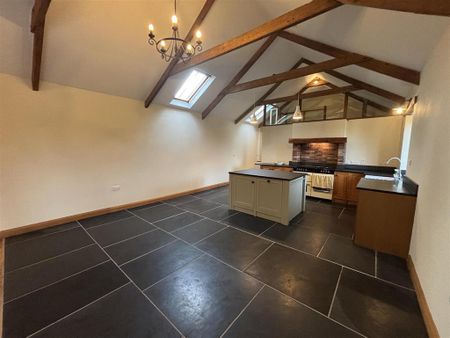 4 bedroom detached house to rent - Photo 4