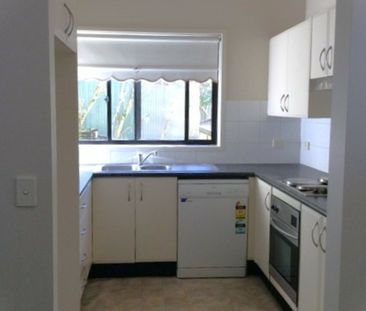 3-Bedroom Townhouse Carpet Throughout, Tri-Split Level Design Townh... - Photo 1
