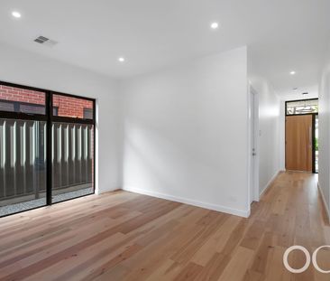 Open the Door to Effortless Elegance - Photo 6